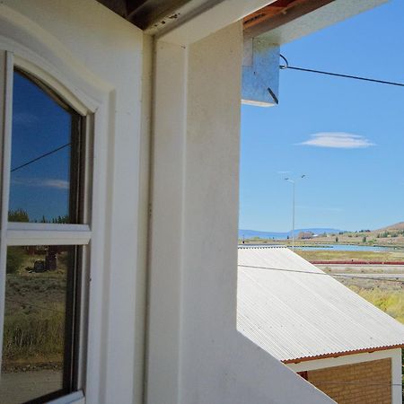Hostel Aves Del Lago El Calafate Exterior photo