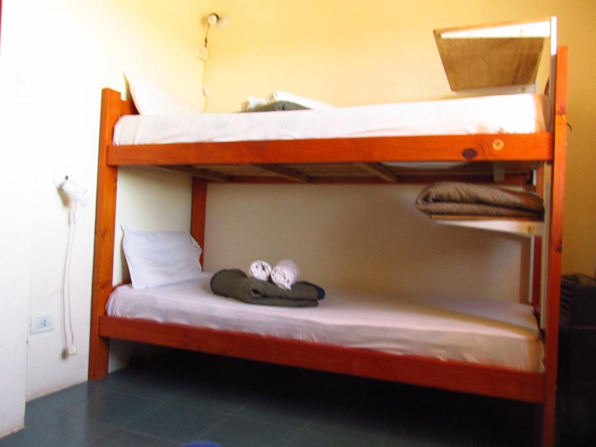 Hostel Aves Del Lago El Calafate Room photo